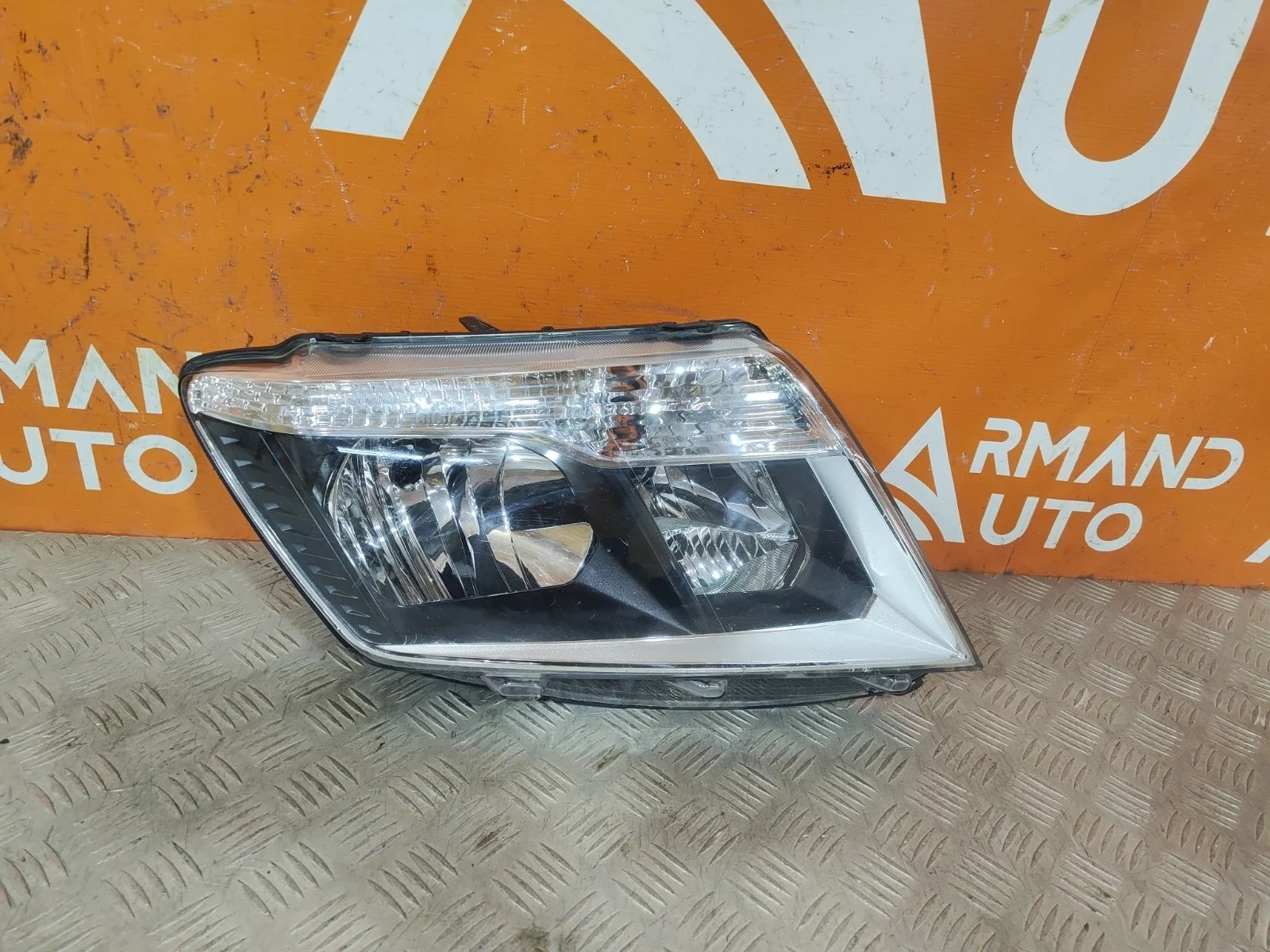 Фара Nissan Terrano 2014-2022 3 D10