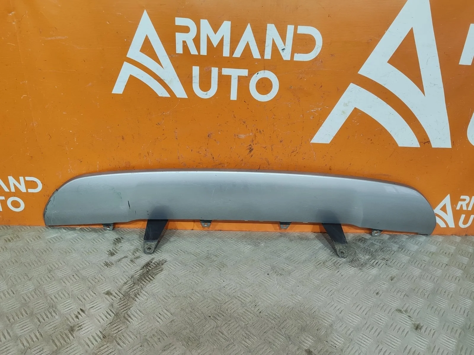Накладка бампера Toyota RAV4 2015-2019 CA40