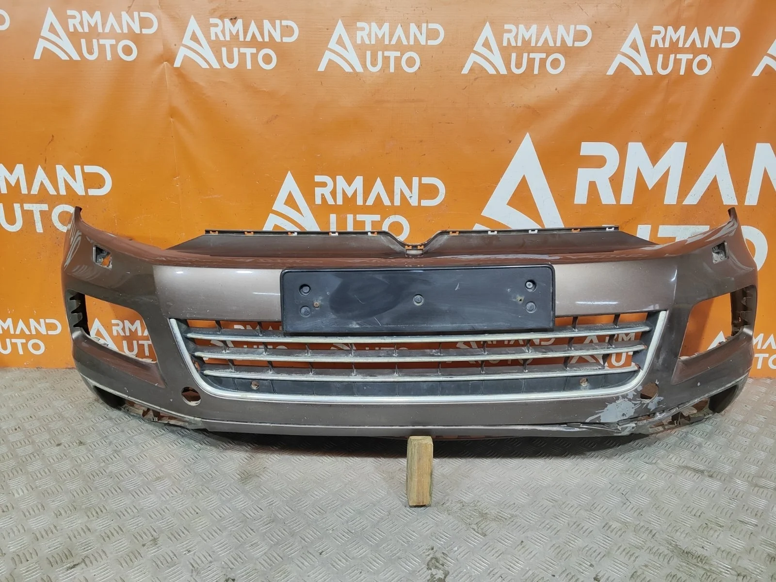 Бампер Volkswagen Touareg 2010-2014