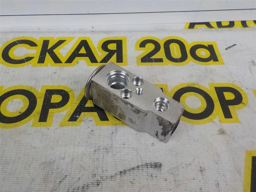 Клапан кондиционера Honda Accord VIII 2007-2012