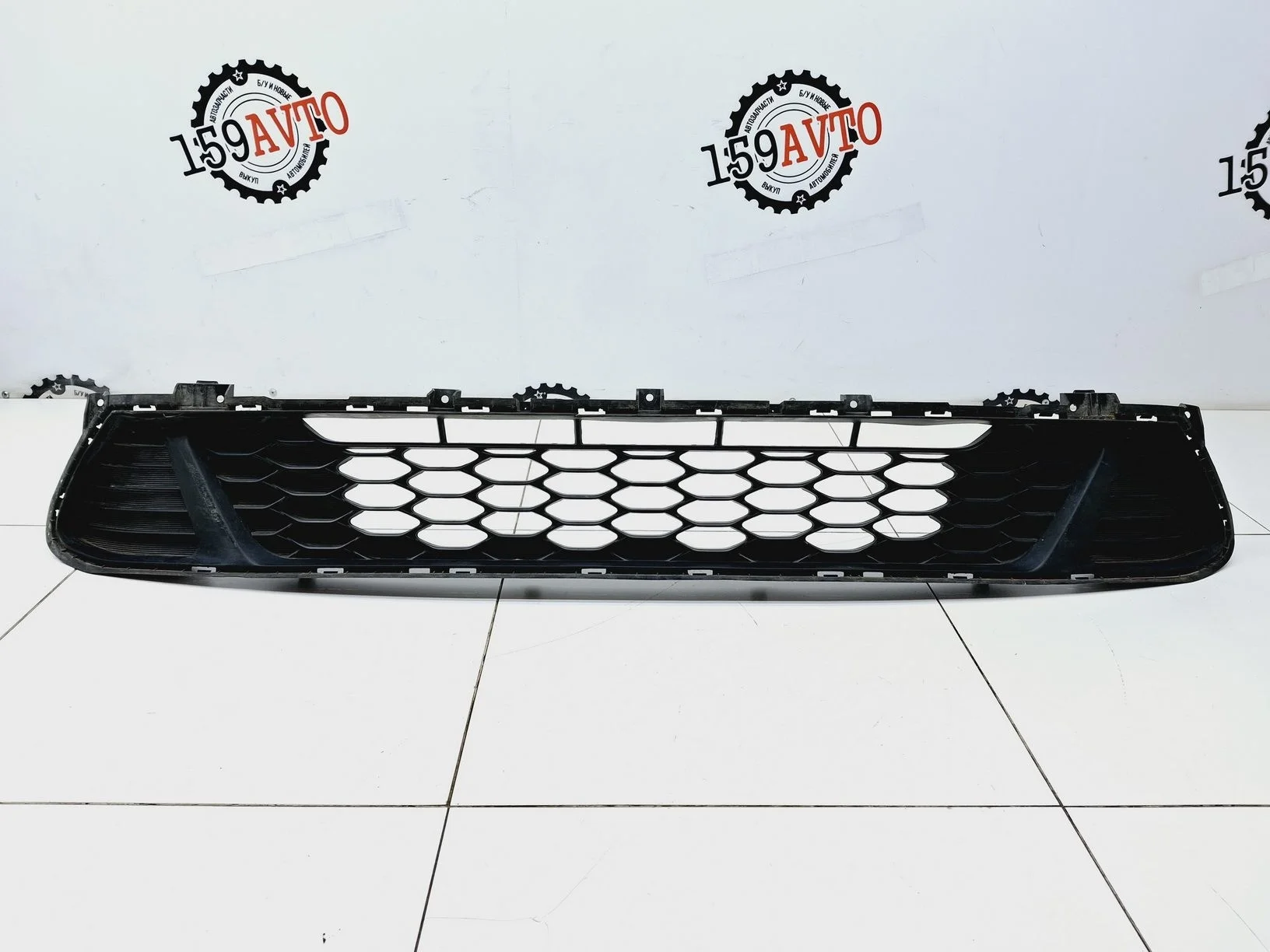 решетка в бампер центральная Kia Ceed III (CD) 2018>