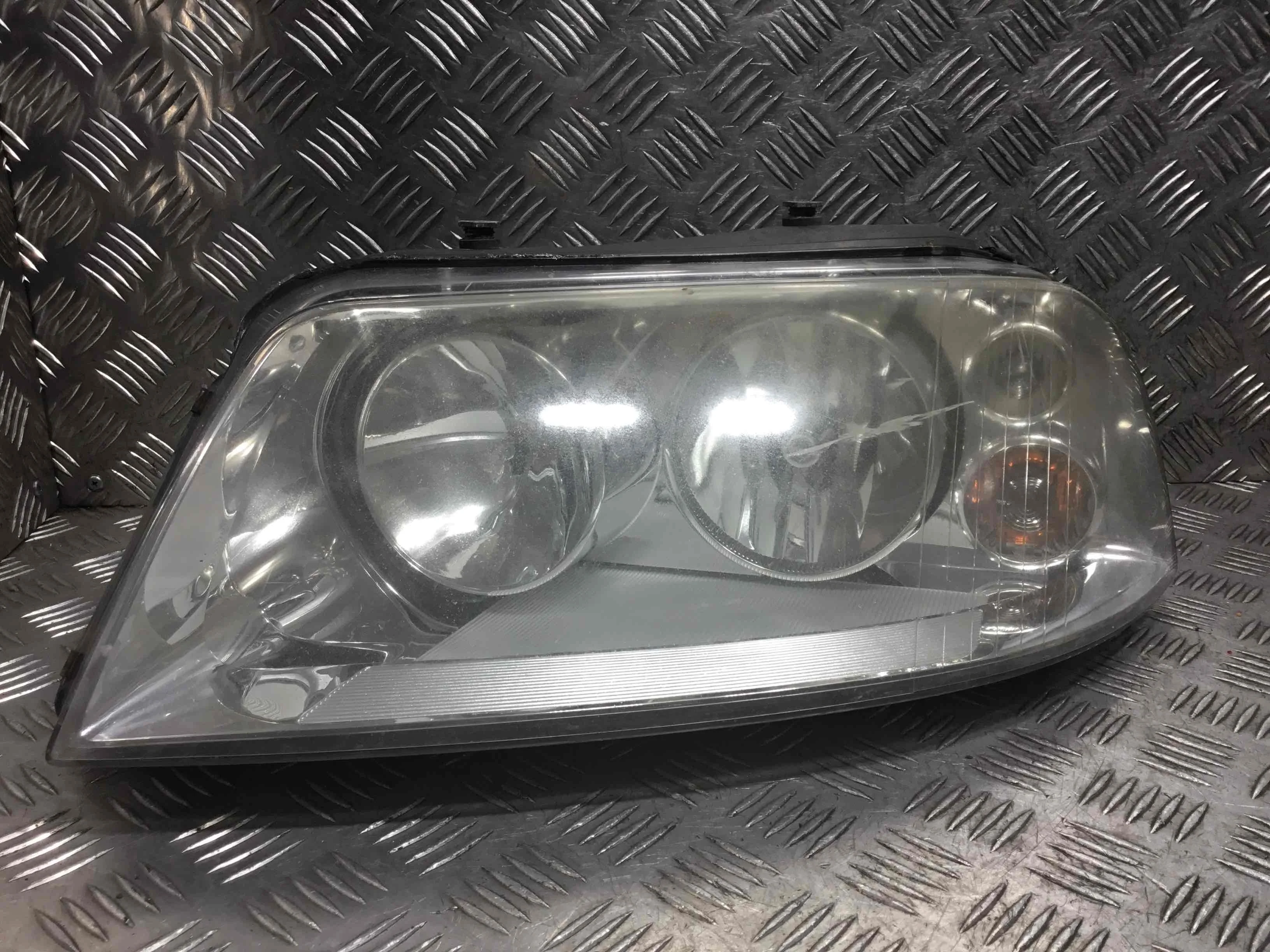 Фара левая Volkswagen Sharan 1 поколение [рестайлинг] (2000-2003) дизель 1.9 TDI Автомат Минивэн