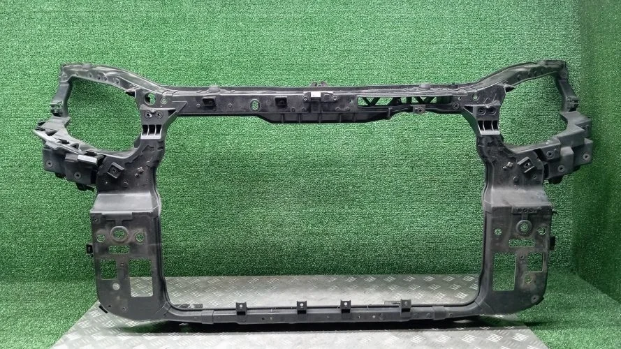рамка радиатора Kia D4HA XM Kia Sorento D4HA XM 641012P000