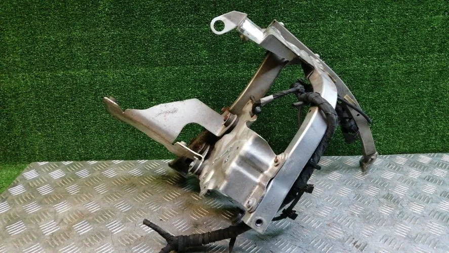 крепление крыла Audi BGK,BVJ,BVN 4E2,4E5 Audi A8 BGK,BVJ,BVN 4E2,4E5 4E0821138F