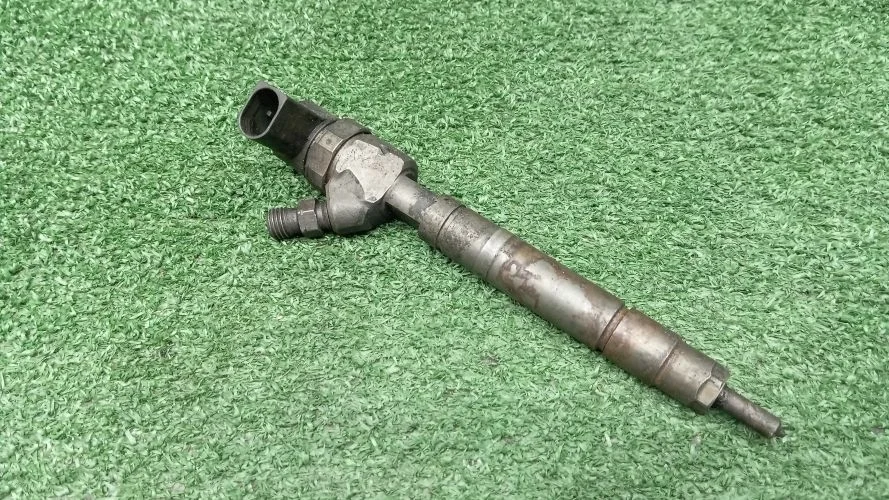 форсунка дизельная Mercedes-Benz 613961 W210 Mercedes-Benz E-Class 613961 W210 A6130700587
