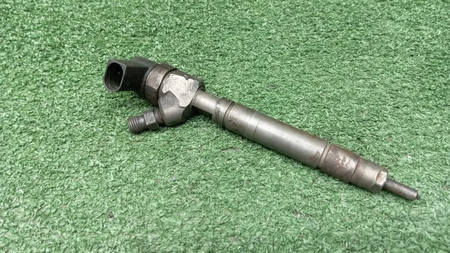 форсунка дизельная Mercedes-Benz 613961 W210 Mercedes-Benz E-Class 613961 W210 A6130700587