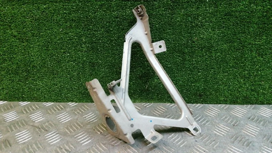 крепление крыла Bmw N54B30A,N63B44A F01,F02 Bmw 7-Series N54B30A,N63B44A F01,F02 7184179,41357207185