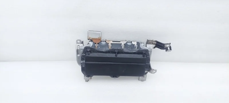 Подушка безопасности в колени Toyota Land Cruiser 2015 200
