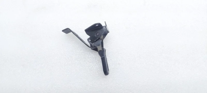Замок капота Toyota Land Cruiser 2015 200