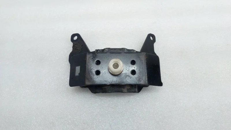 Опора кпп Toyota Land Cruiser 2015 200