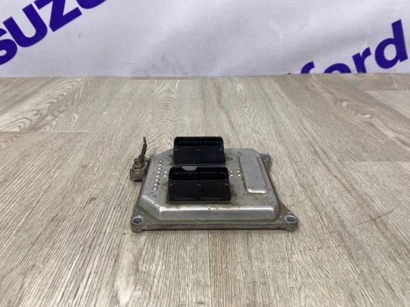 Блок управления двс OPEL ASTRA 2009г