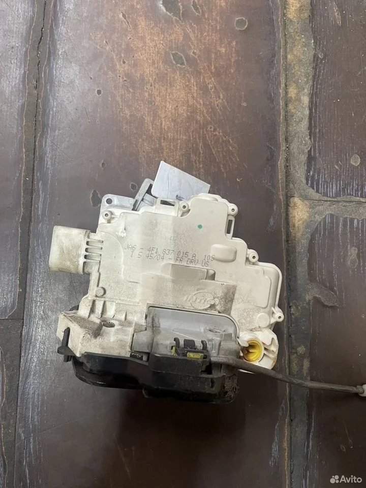 Замок двери пер. правая audi a6 c6 4f0839015c