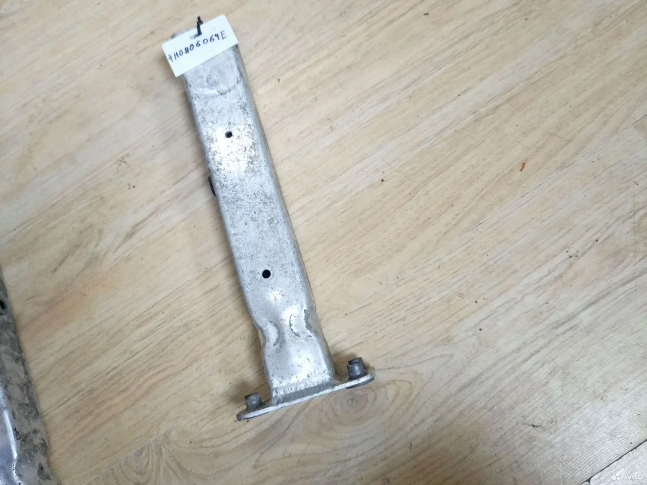 Лонжерон п.п. audi a8 d4 4h0806064e