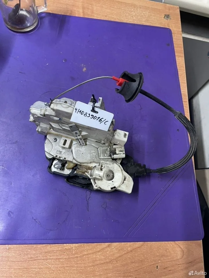 Замок двери задний правый audi a8 d4 4h0839016c