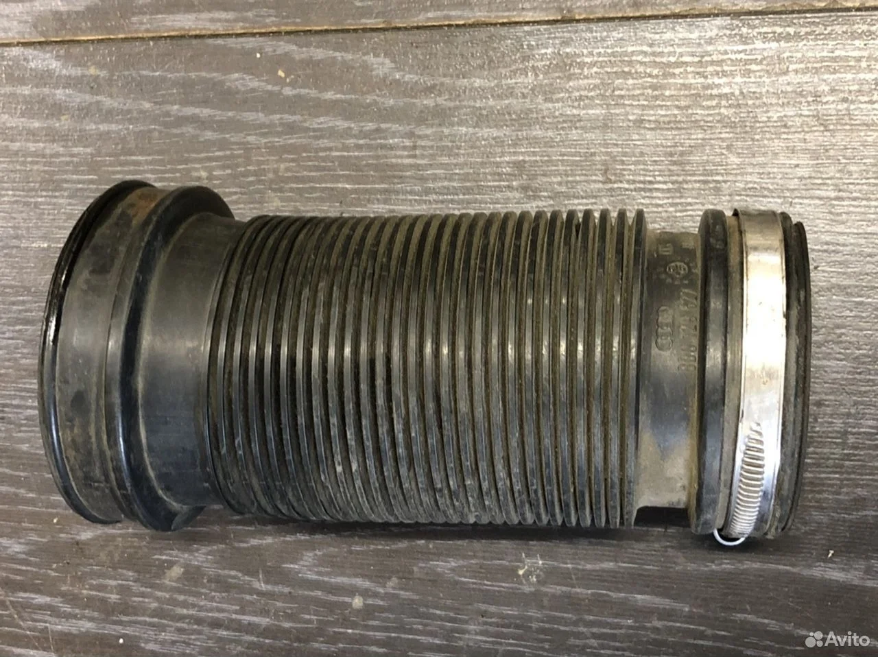 Гофра воздуховода vag 8d0129627