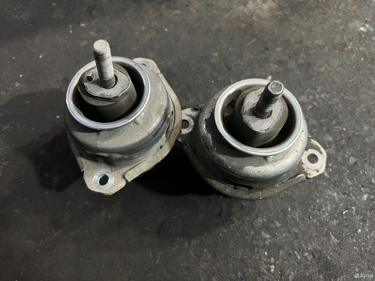 Опора двигателя 3.0 tdi vag 7l8199131f
