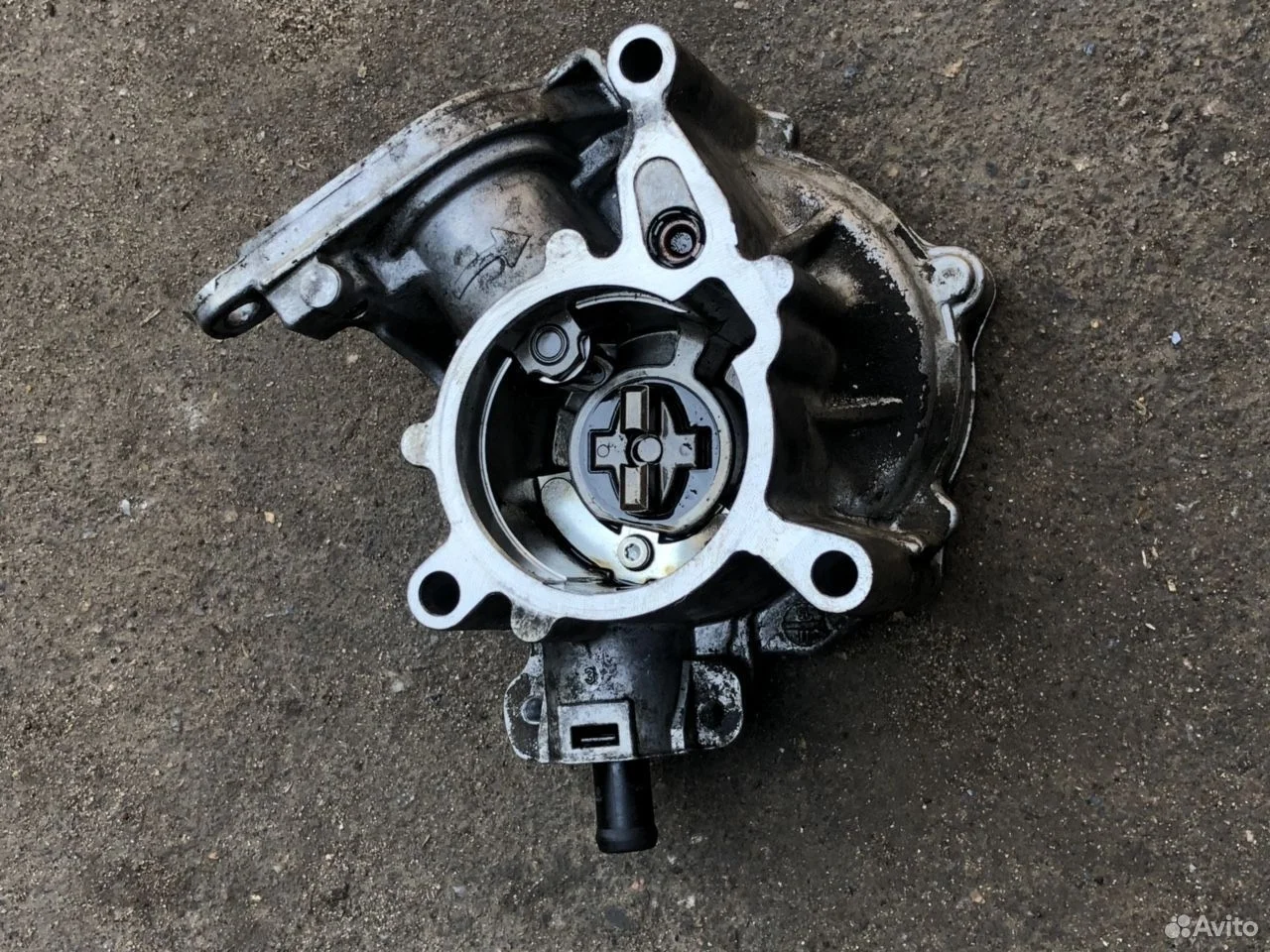 Насос вакуумный audi a4 b8 1.8 tfsi 06j145100f