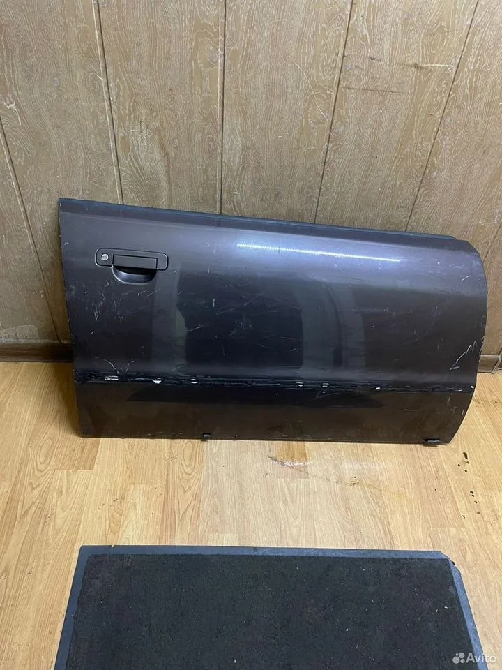 Дверь передняя правая audi a4 8d0831052a