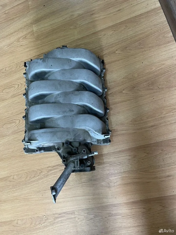 Впускной коллектор audi q7 079133185ac 079133185bn