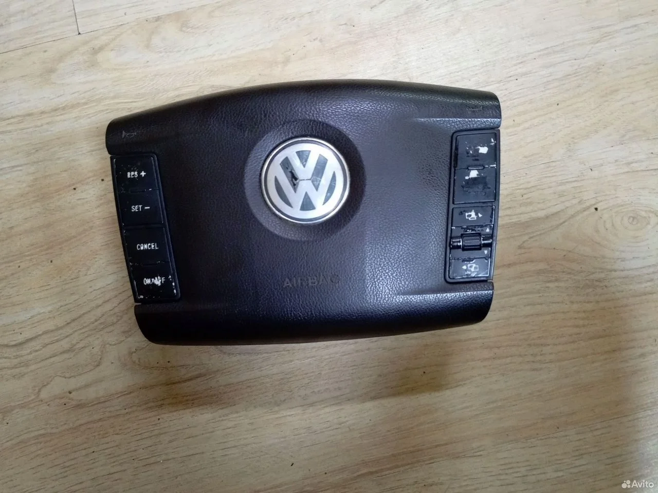 Подушка безопасности на руль vw touareg 7l6880201b