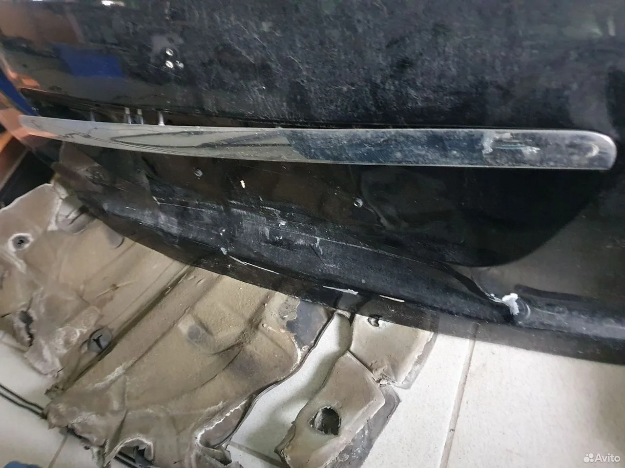 Накладка крышки багажника mercedes ml 2005