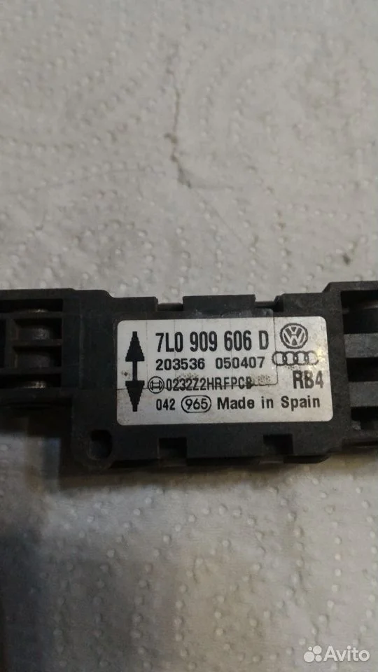 Датчик удара бентли 7l0 909 606 d