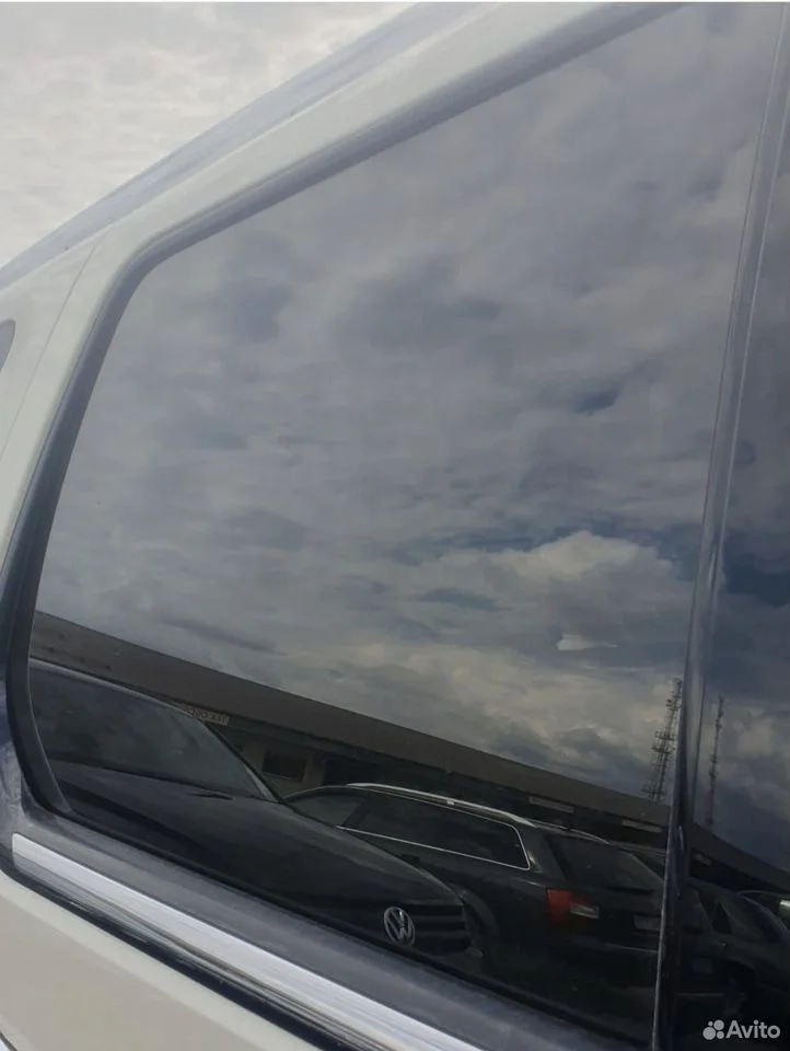 Стекло двери задней правой cadillac escalade 06-14