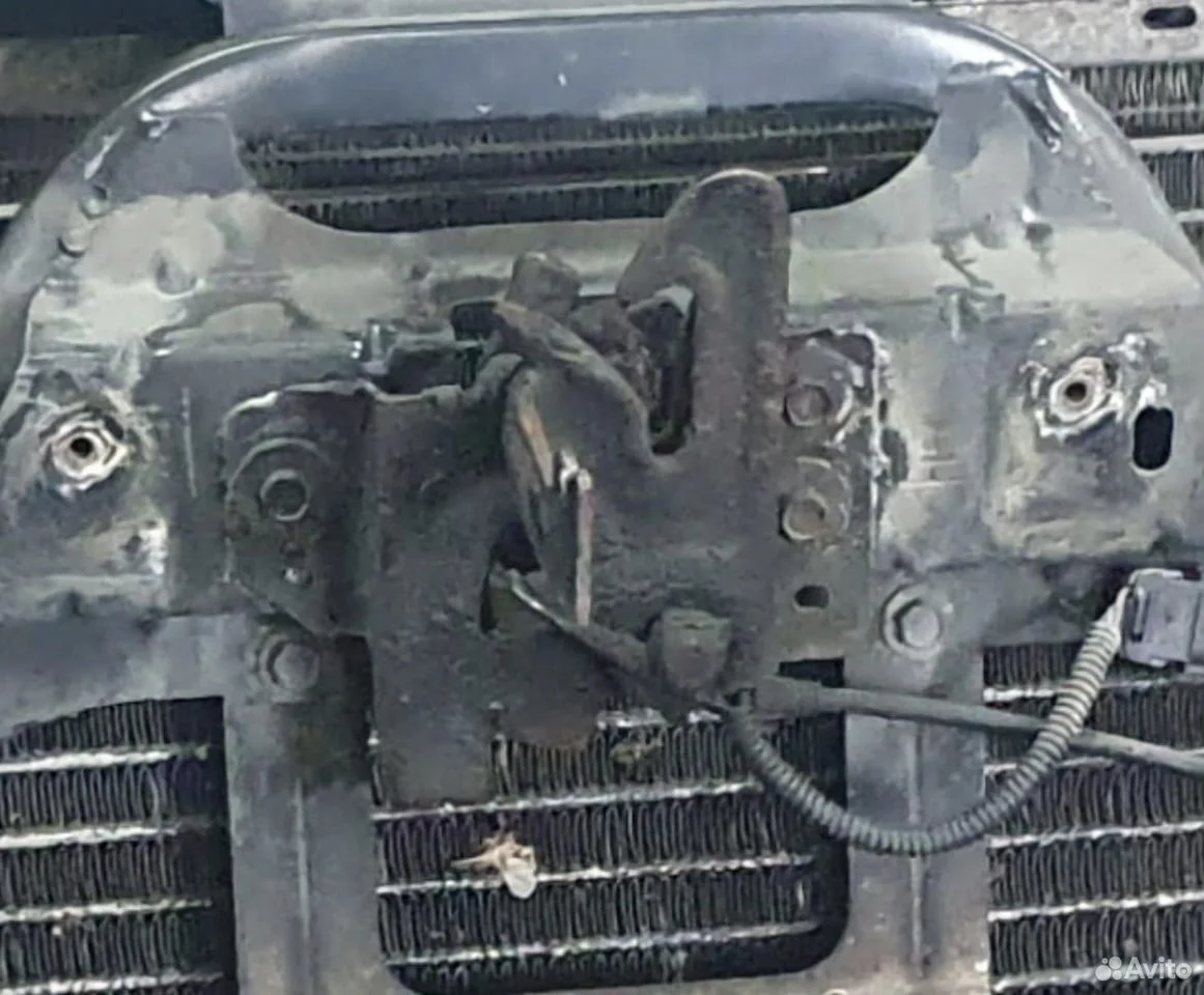 Замок капота cadillac escalade 06-14 г