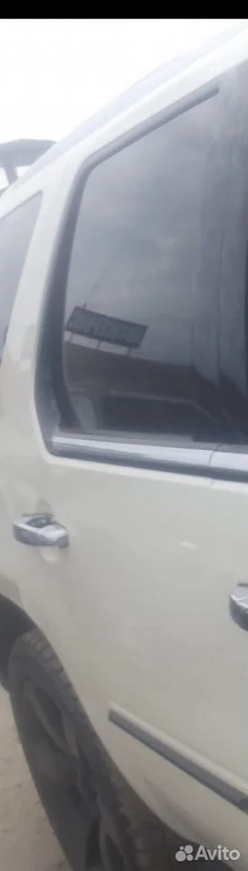 Дверь задняя правая cadillac escalade 3 06-14 г