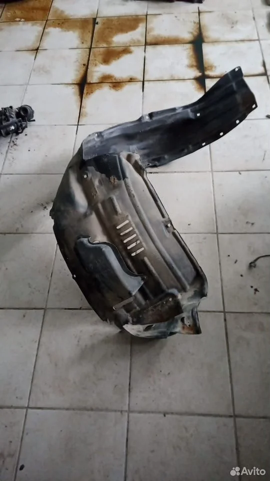 Подкрылок передний правый toyota prado 150