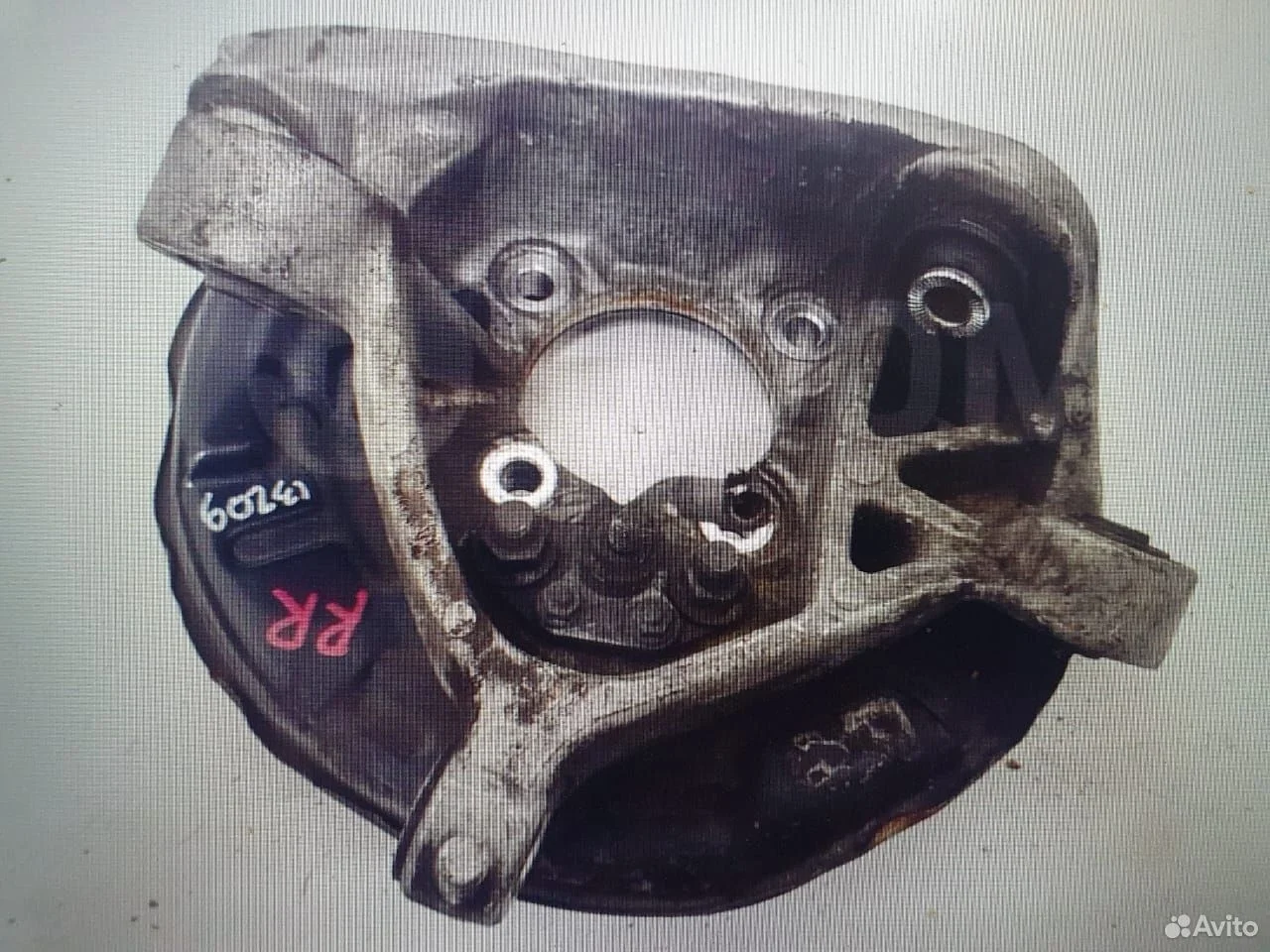 Цапфа задняя правая с датчиком abs lexus is 06-14г