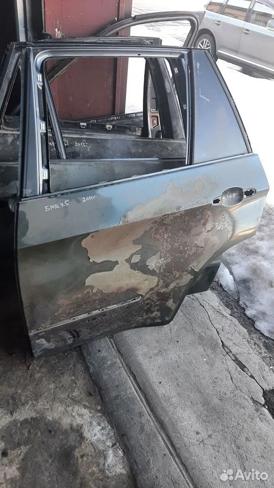 Дверь левая задняя bmw x5