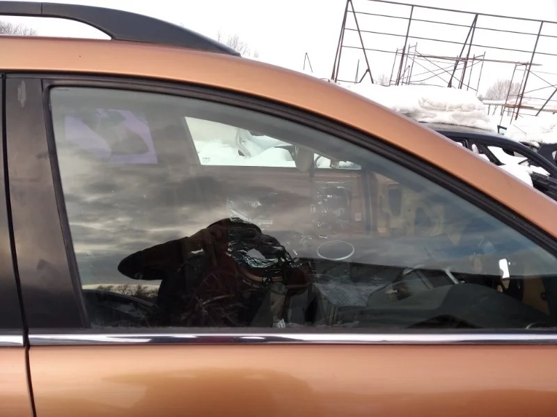 Стекло двери chevrolet captiva 2007 c100