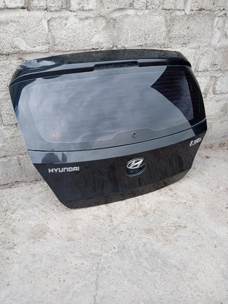 Крышка багажника hyundai i30 2009 FD