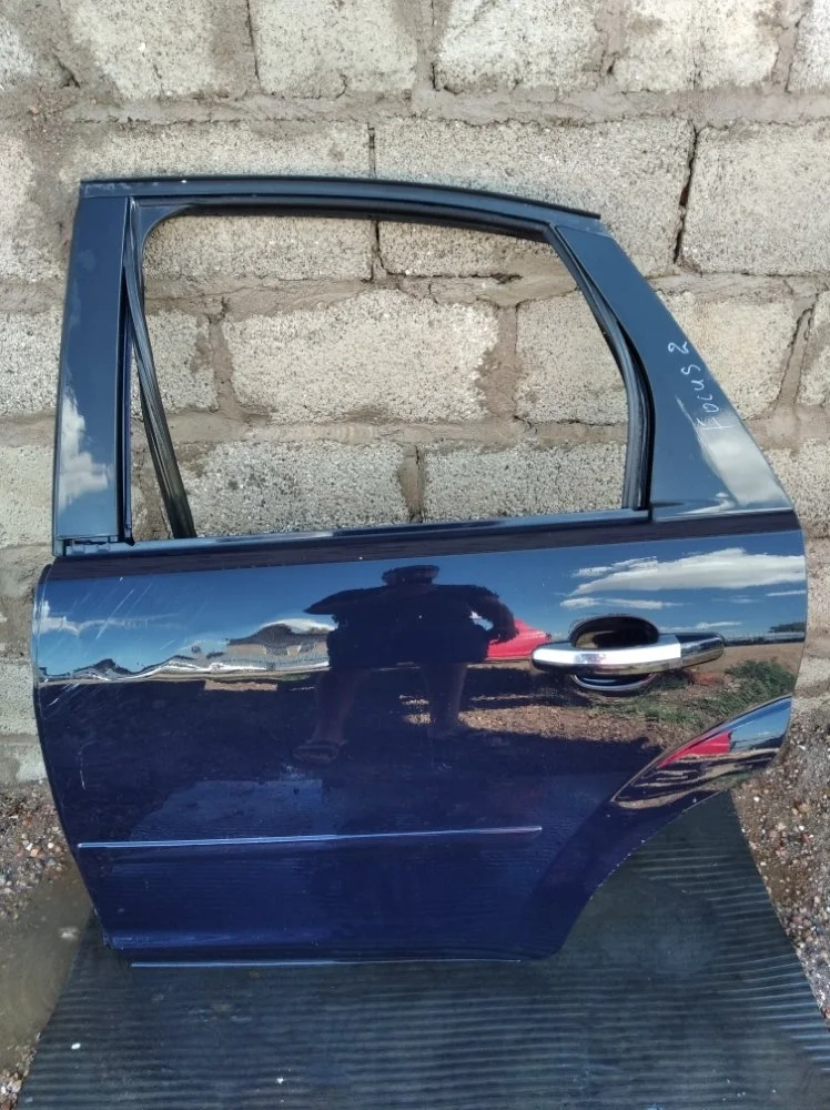 Дверь боковая Ford Focus CB4