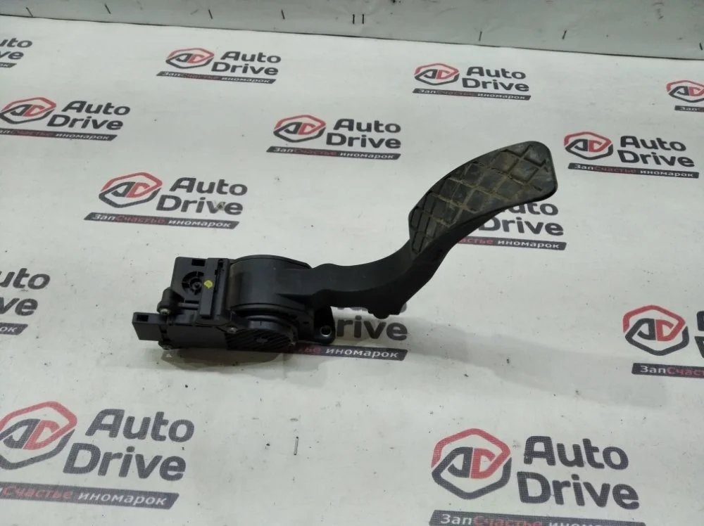 Педаль газа skoda fabia 2009 Mk2