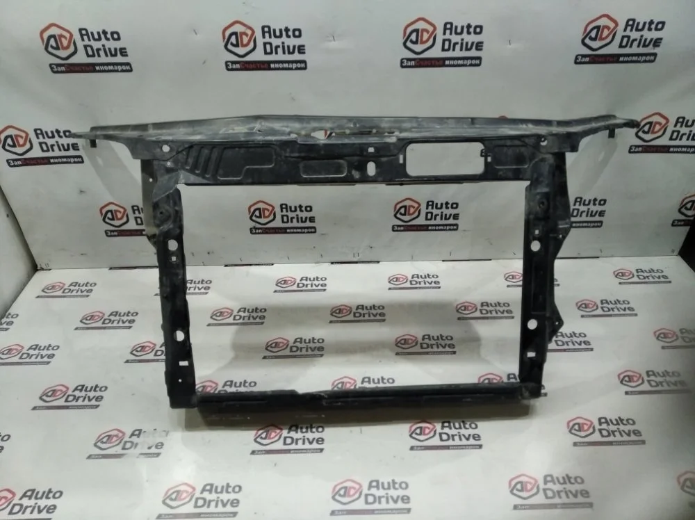 Панель передняя (телевизор) skoda fabia 2009 Mk2