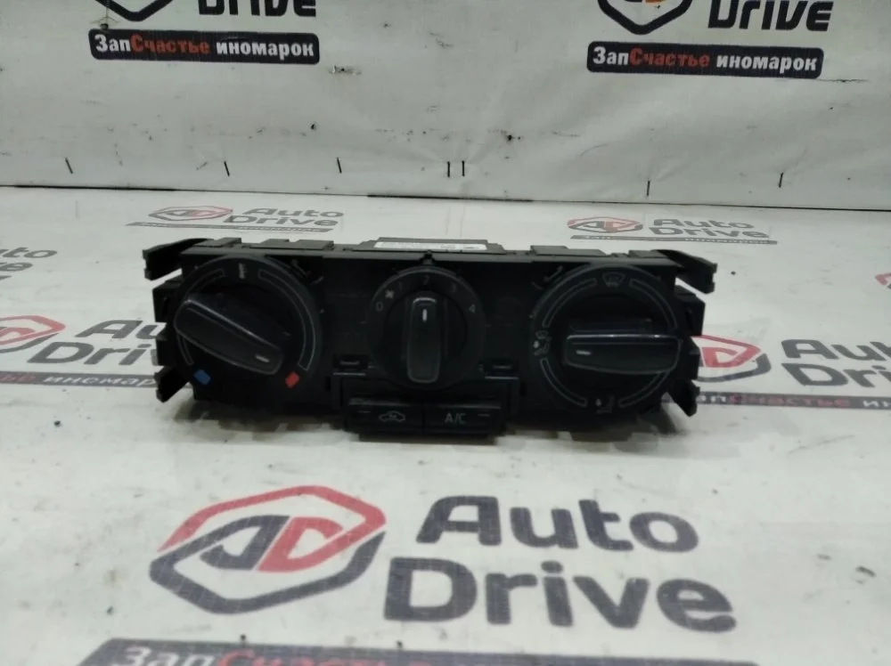 Блок управления печкой Skoda Rapid 2014 NH3