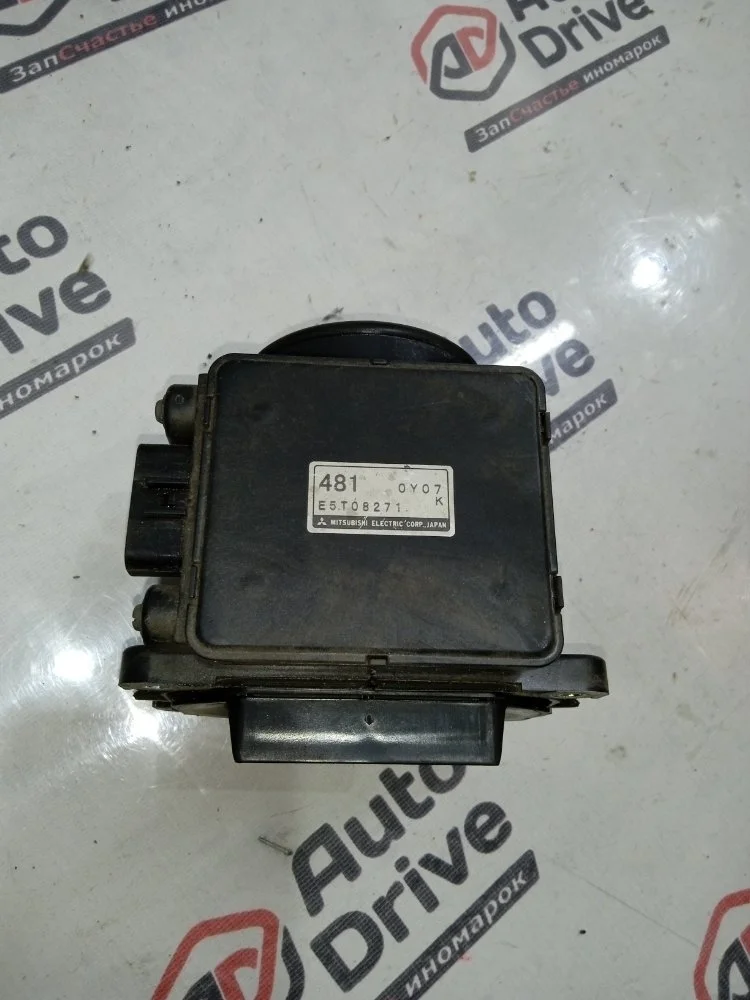 Датчик расхода воздуха Mitsubishi Galant 2000 VIII