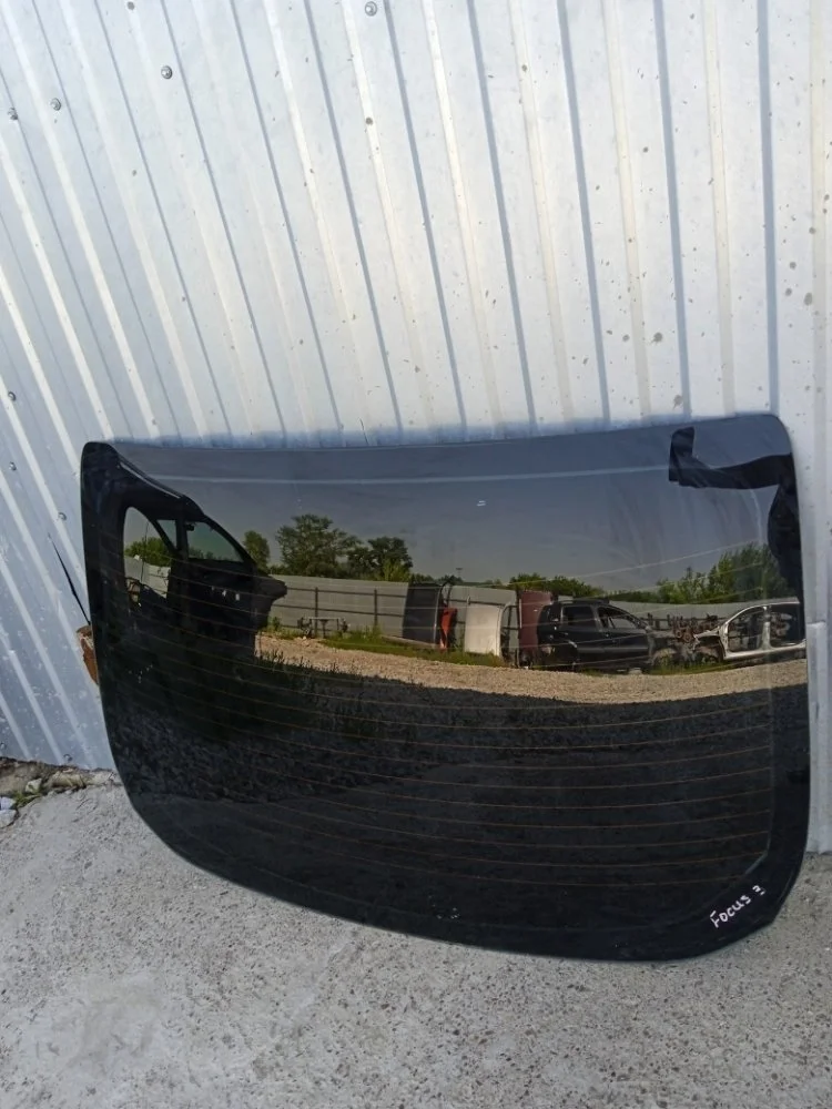 Стекло заднее FORD Focus 3