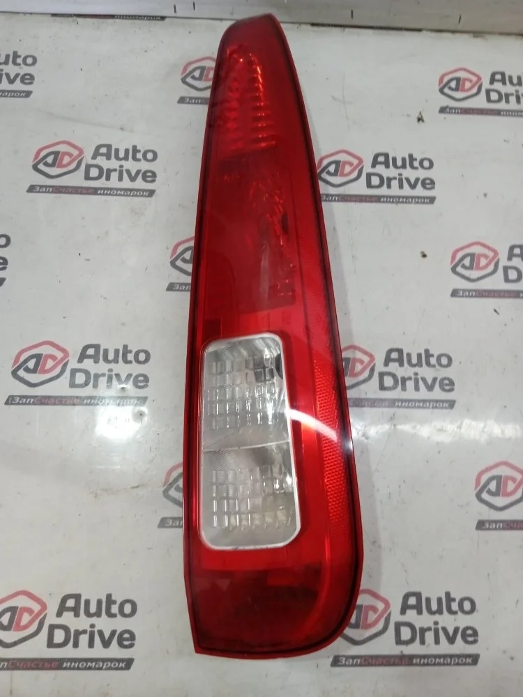Фонарь правый FORD FUSION 2008 CBK