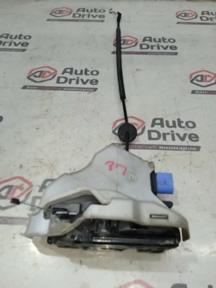 Замок двери volkswagen JETTA 2010