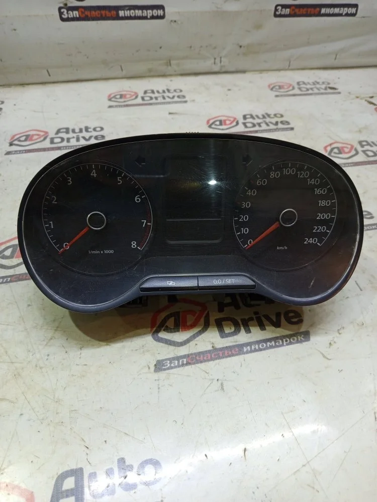 Панель приборов Volkswagen Polo MK5