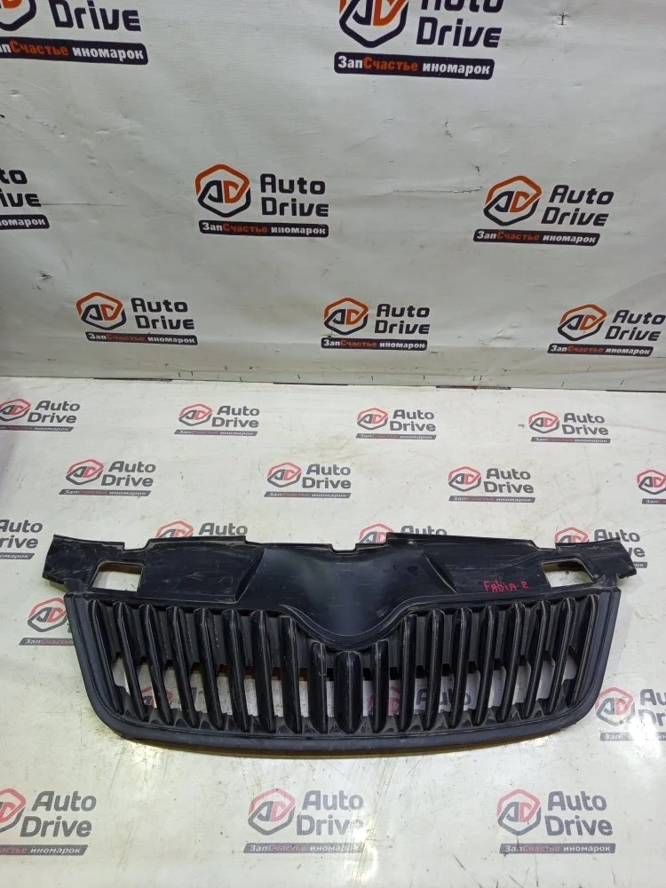 Решетка радиатора Skoda fabia Mk2