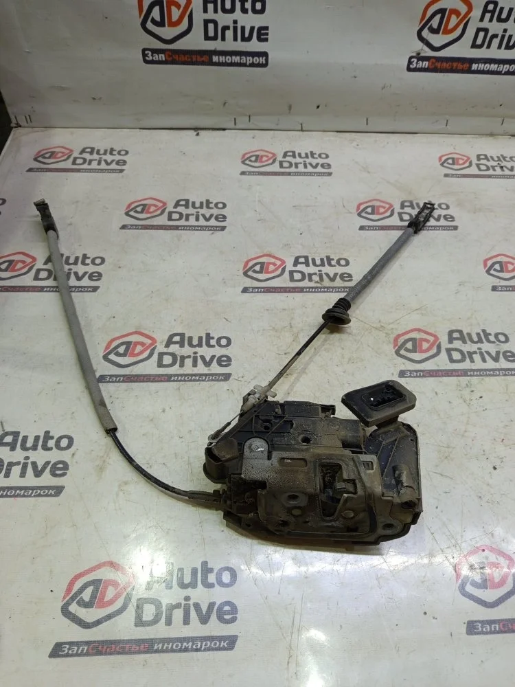 Замок двери volkswagen POLO MK5