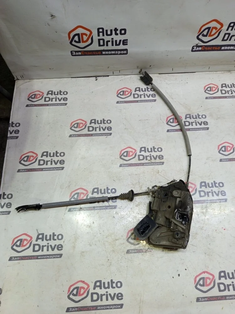Замок двери volkswagen POLO MK5