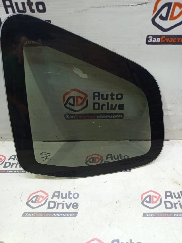 Форточка кузова Renault Duster 2013