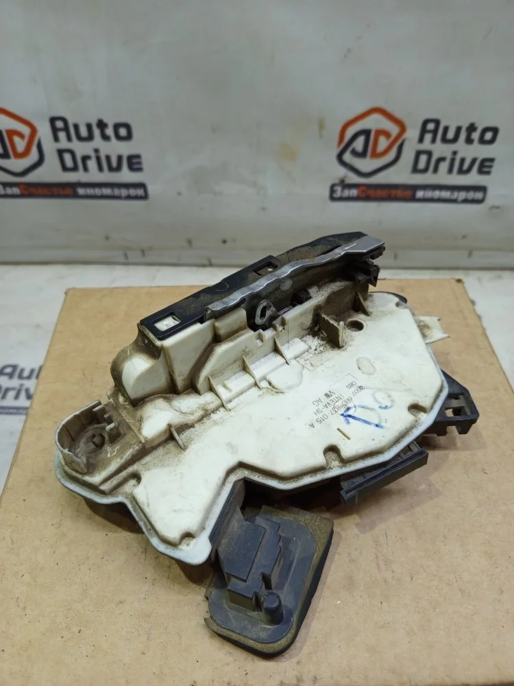 Замок двери VOLKSWAGEN POLO