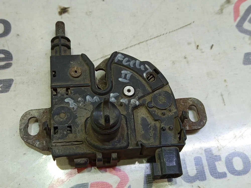 Замок капота Ford Focus