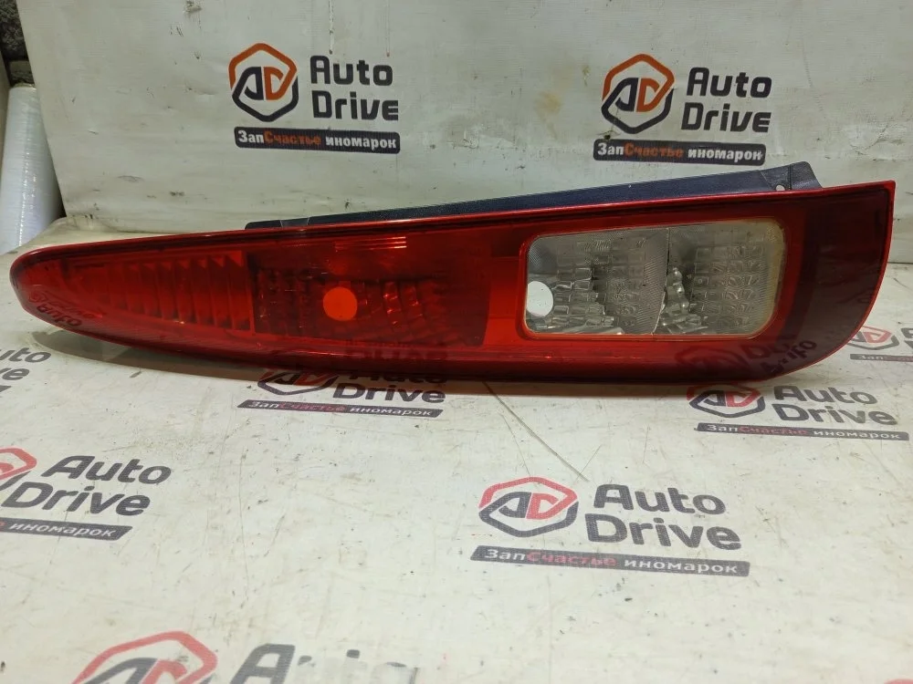 Фонарь правый Ford Fusion 2007 1